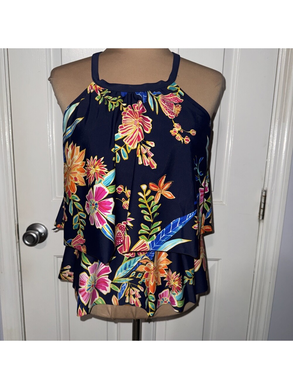 Maxine of Hollywood Tankini Swim Top Floral Print Criss Cross Back Padded Size 8